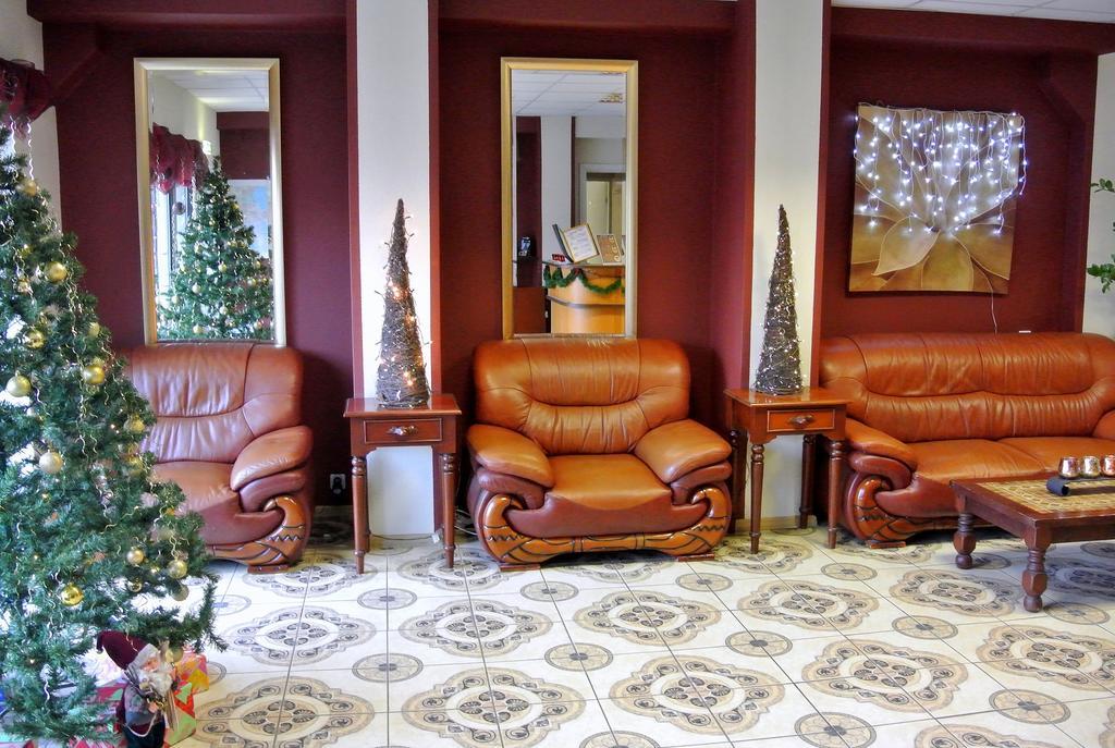 Eurohotel Маарду Екстериор снимка